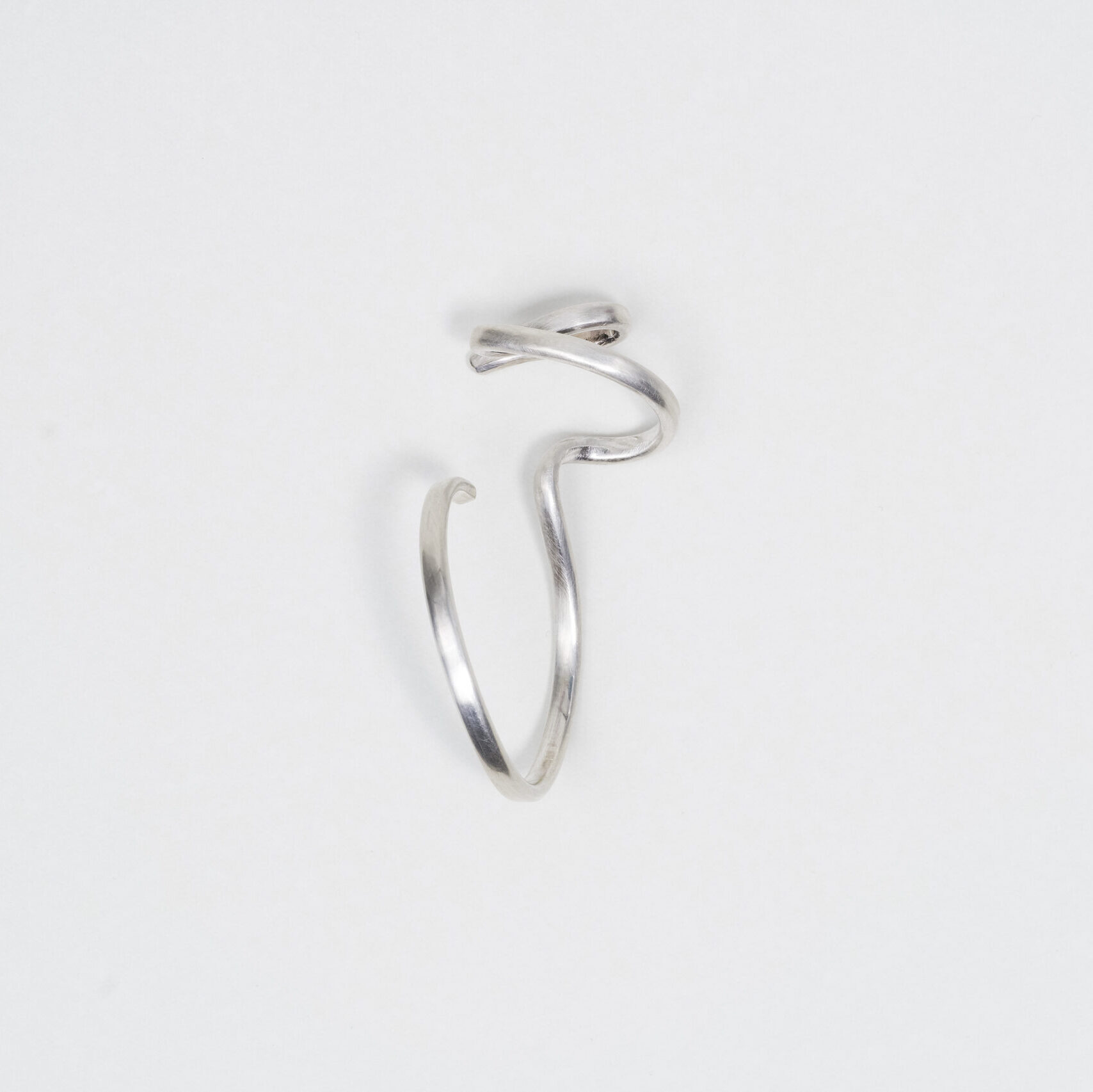 スモールスパイラルフープイヤーカフ　<br>SMALL SPIRAL HOOP EAR CUFF